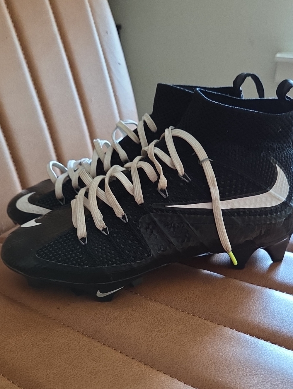 Nike Vapor Edge 360 Untouchable "Black/White Men's Football Cleat